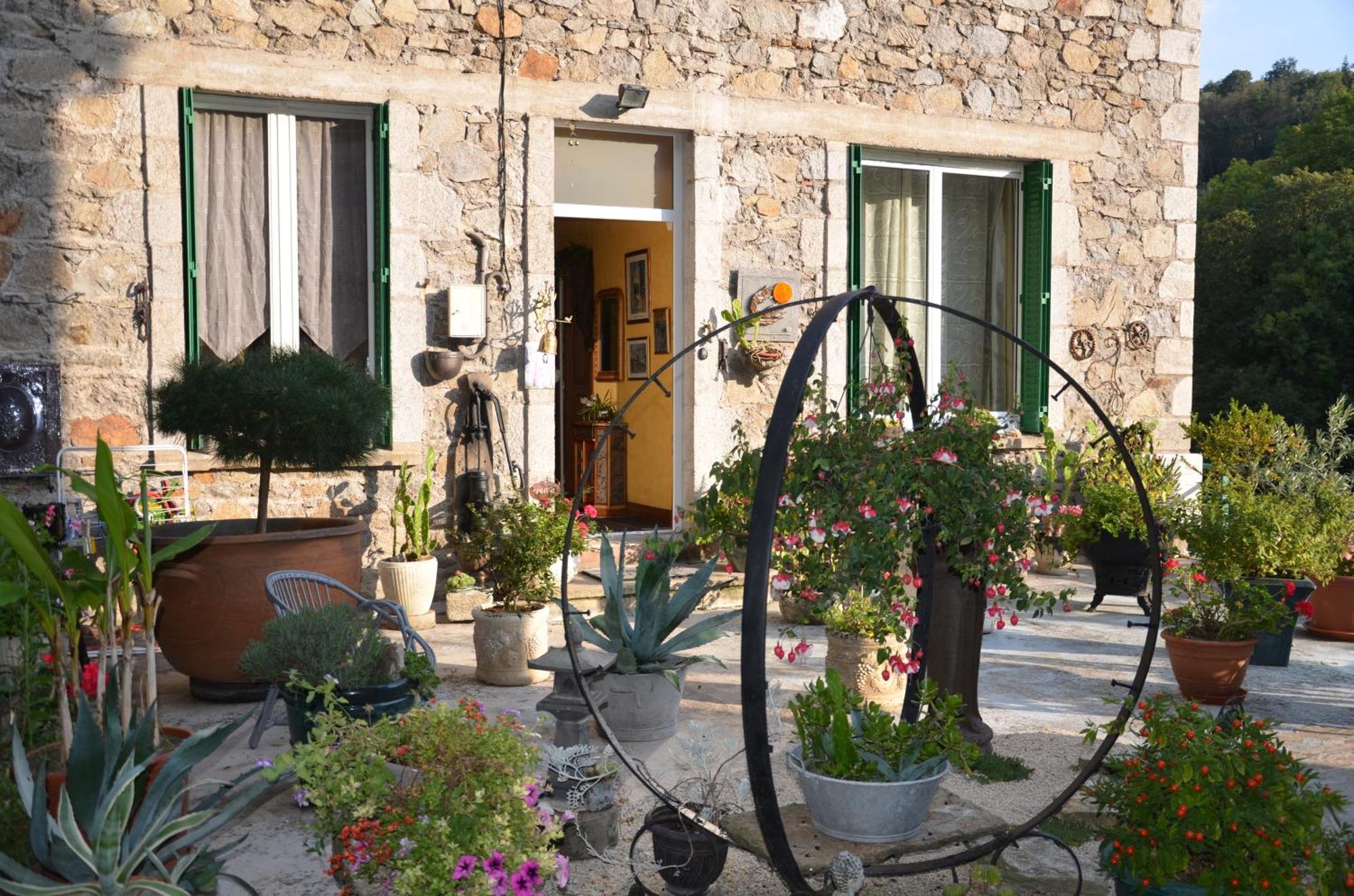 Chambre Bounty, B&B, Cuisine Privee, Lit Queen Size, Terrasse, Parking, Garage Olliergues Экстерьер фото